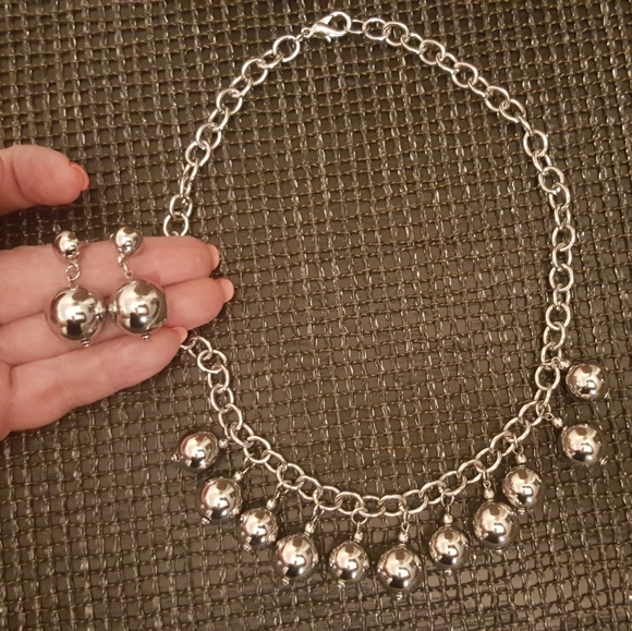 Silver-tone Bead Ball Necklace Earrings Bundle - Picture 2 of 5